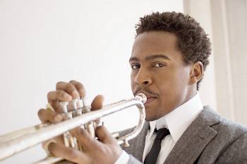 files/reviews/concerts/081127_2045_Roy Hargrove.jpg